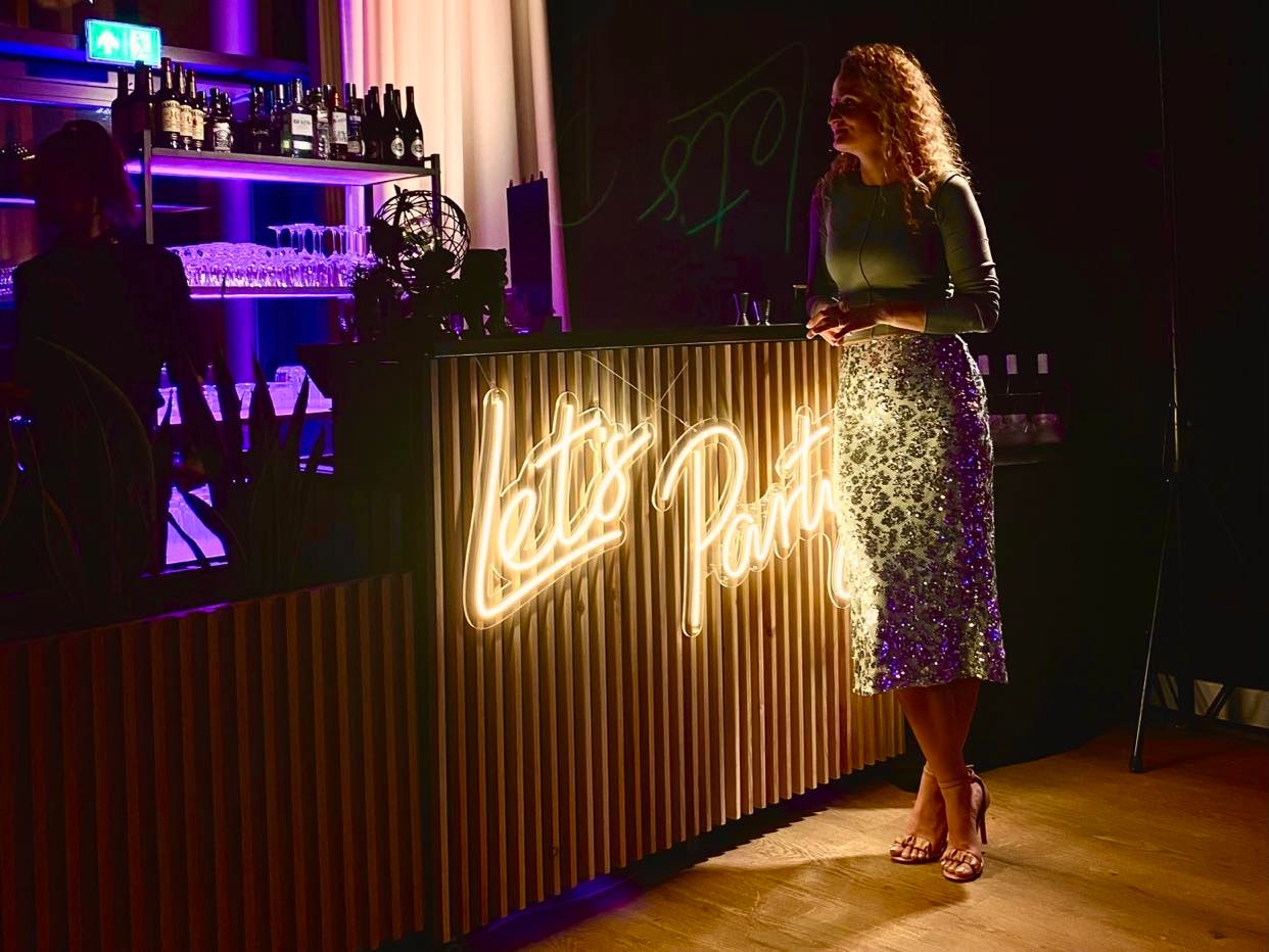 Napis na bar neon na bar Napisy neonowe ledony weselne